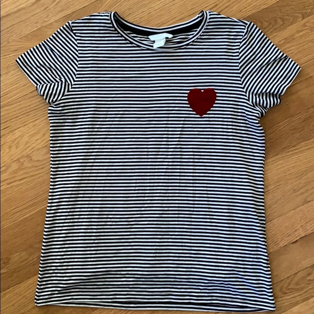 H & M mama nursing tee